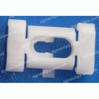 C 82 Кліпса GM 20175051 15633873 молдингу