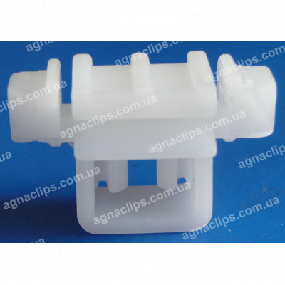 C 903 Кліпса Mercedes A0019885181 кріплення підкрилка