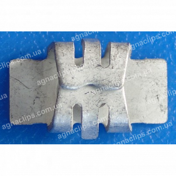 C 588 Скоба 15.8x6.5mm GM 15686142 решітка радіатора
