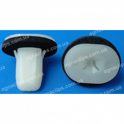 C 1521 Кліпса Mazda H260506K8