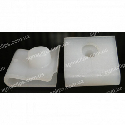 C 1678 Скоба Nissan 768820M000 кріплення підкрилок