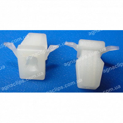 C 1746 Кліпса Land Rover DYH500131 кріплення бампера