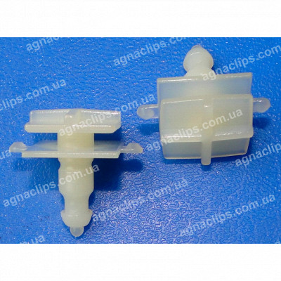 C 3034 Кліпса молдингу Nissan