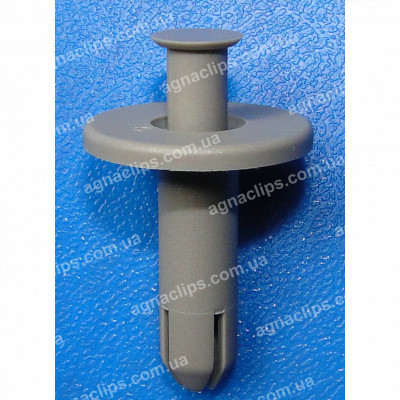 C 3066 Кліпса Mazda FD0168AC3