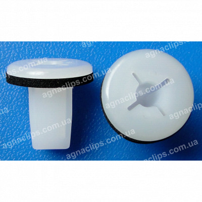 C 3218 Кліпса Nissan Infiniti 0165100491