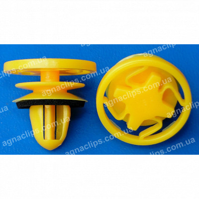 C 3287 Кліпса обшивки дверей