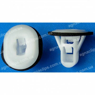 C 3381 Кліпса GM 22761970 втулка спойлера