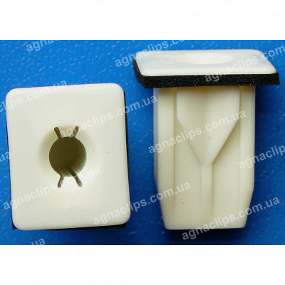 C 3443 Кліпса Opel Chevrolet 25704358 номерний знак, бампер