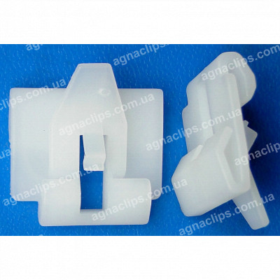 C 3495 Кліпса кріплення скла Mazda