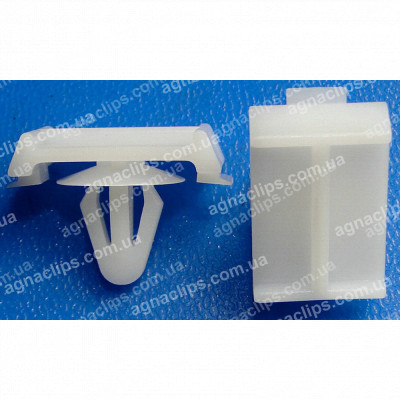 C 3613 Кліпса молдингу