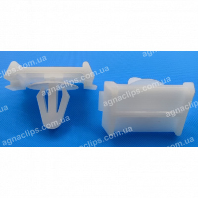 C 3613 Кліпса молдингу